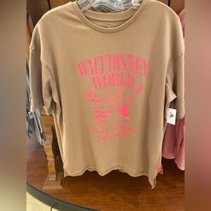 New 2025 WDW Disney Park Hopper Dinner Short Sleeve Women T-Shirt Small. BNWT